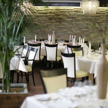 Hotel Akazienhof Дуйсбург Екстериор снимка