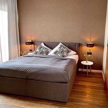 Hotel Akazienhof Дуйсбург Екстериор снимка