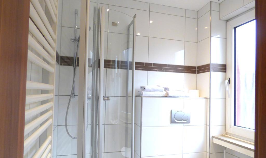 Hotel Akazienhof Дуйсбург Екстериор снимка