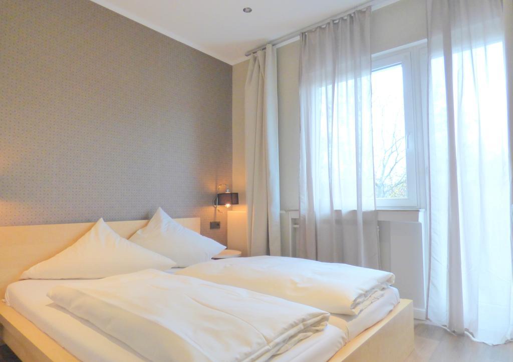 Hotel Akazienhof Дуйсбург Екстериор снимка