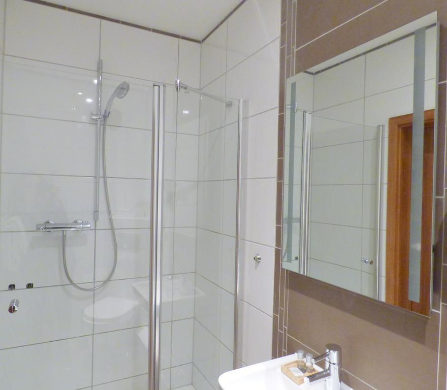 Hotel Akazienhof Дуйсбург Екстериор снимка