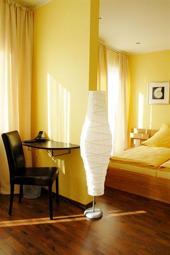 Hotel Akazienhof Дуйсбург Екстериор снимка