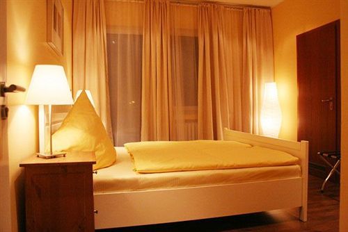 Hotel Akazienhof Дуйсбург Екстериор снимка