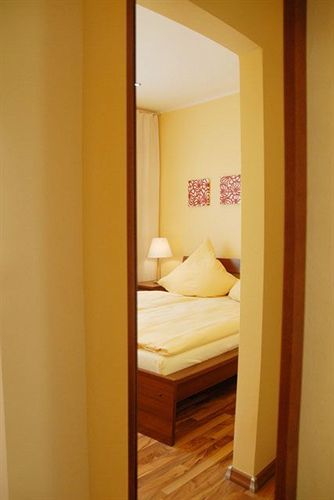 Hotel Akazienhof Дуйсбург Екстериор снимка
