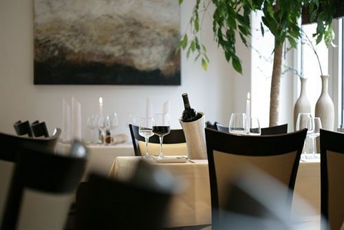 Hotel Akazienhof Дуйсбург Екстериор снимка